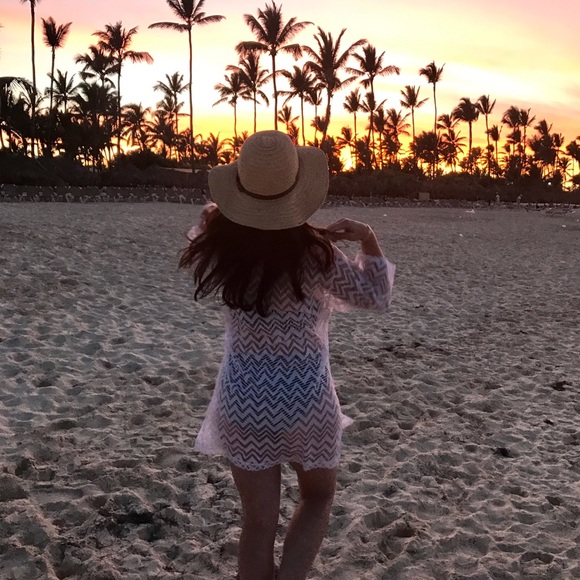 Meet your Posher, Amy - Picture 2 of 2